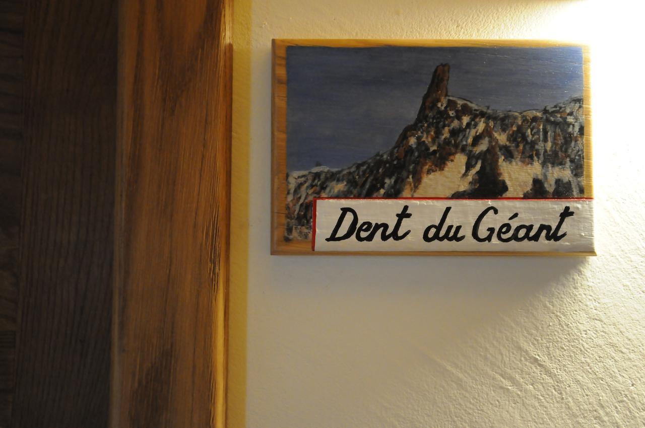 Hotel L'Abri Des Amis Courmayeur Exterior foto