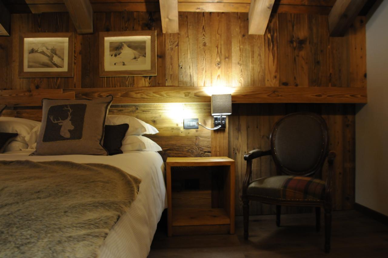 Hotel L'Abri Des Amis Courmayeur Exterior foto